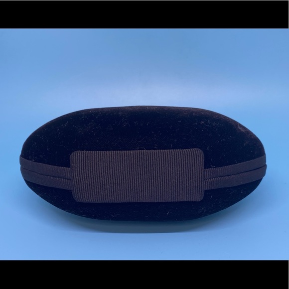 Y and S Original - Vintage Velvet Clam Shell Evening Clutch with Jeweled Clasp - Picture 3 of 11